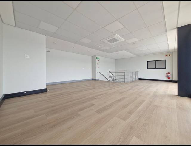 565M² WAREHOUSE TO LET IN STIKLAND INDUSTRIAL